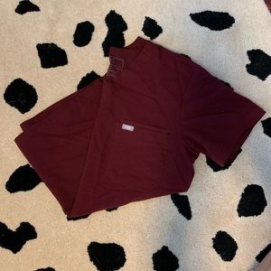 Figs Men’s burgundy Leon two pocket scrub top